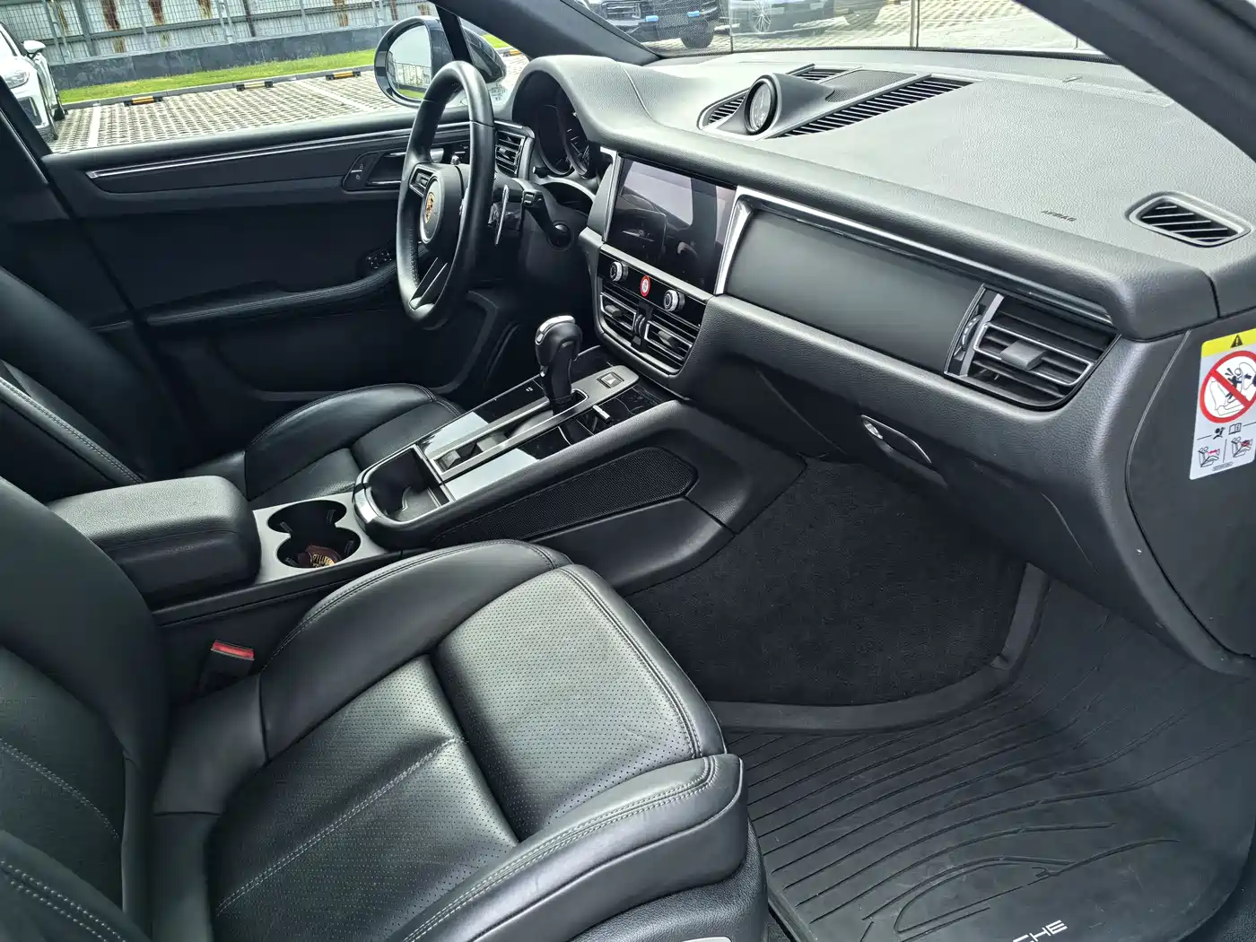 Porsche Macan 2023 Macan 2.0T фото 11