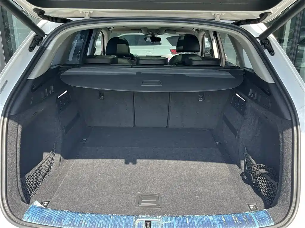 Audi Q5L 2020 Facelift 40 TFSI Honor Fashion фото 9