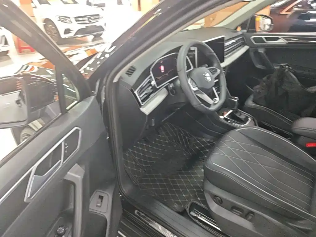 Volkswagen Tiguan L 2025 2025 Model 300TSI Auto 2WD Dragon Edition
