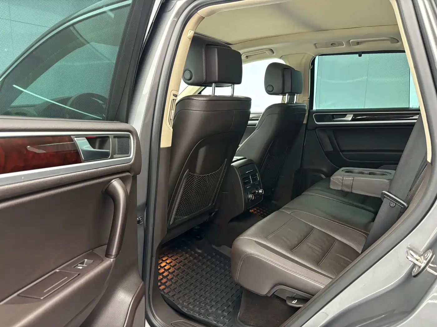 Volkswagen Touareg 2013 3.0TSI Limited Luxury Edition фото 15