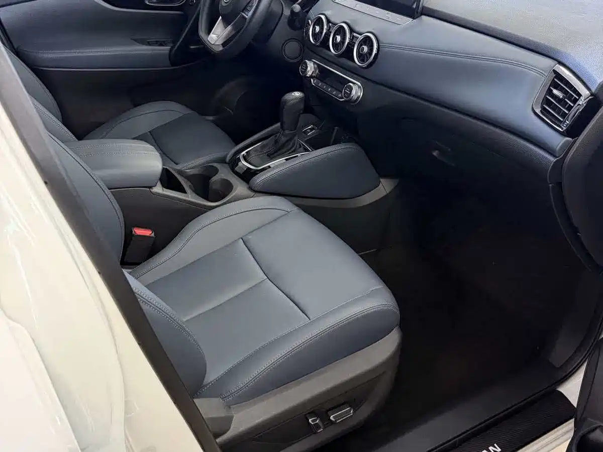 Nissan Qashqai 2025 2025 Facelift Honor 2.0L CVT XV Sincere Edition