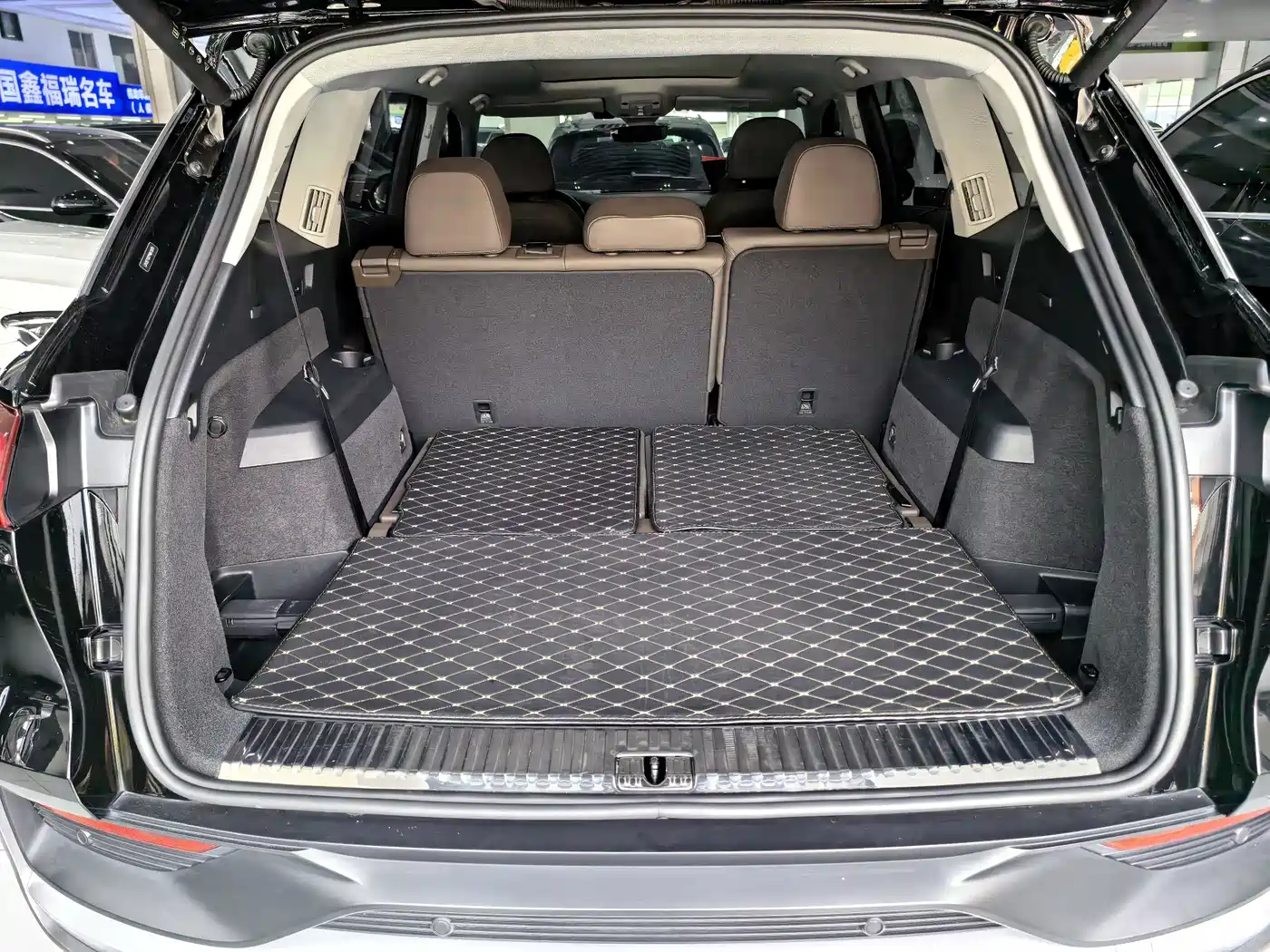 Audi Q6 2024 45 TFSI quattro Qi Yun Yu Lin Package 7-seater фото 11