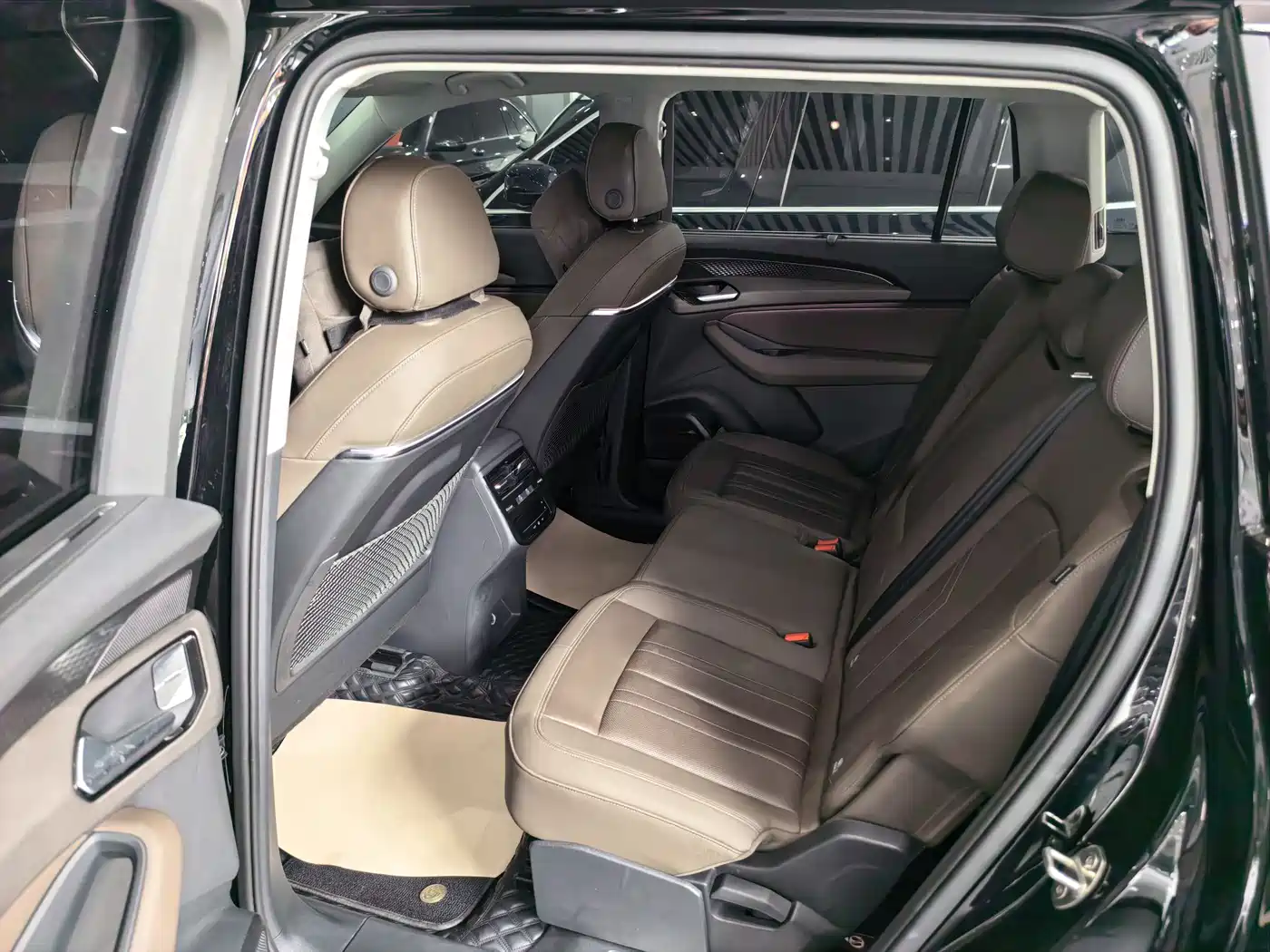 Audi Q6 2024 45 TFSI quattro Qi Yun Yu Lin Package 7-seater фото 8