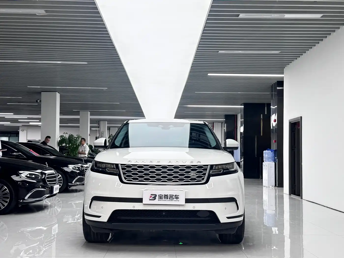 Land Rover Range Rover Velar 2022 250PS фото 2