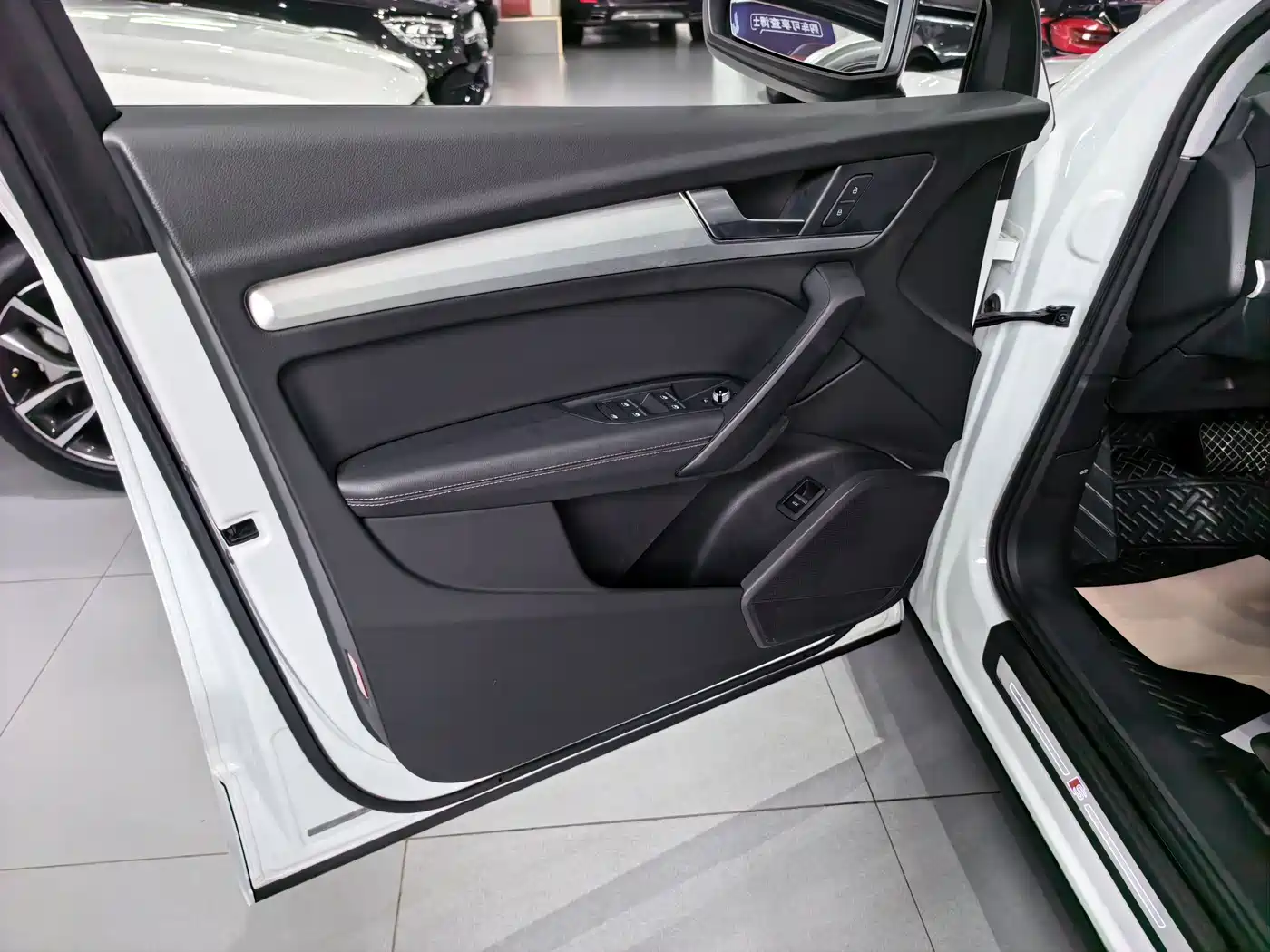 Audi Q5L 2020 Facelift 40 TFSI Honor Fashion фото 7
