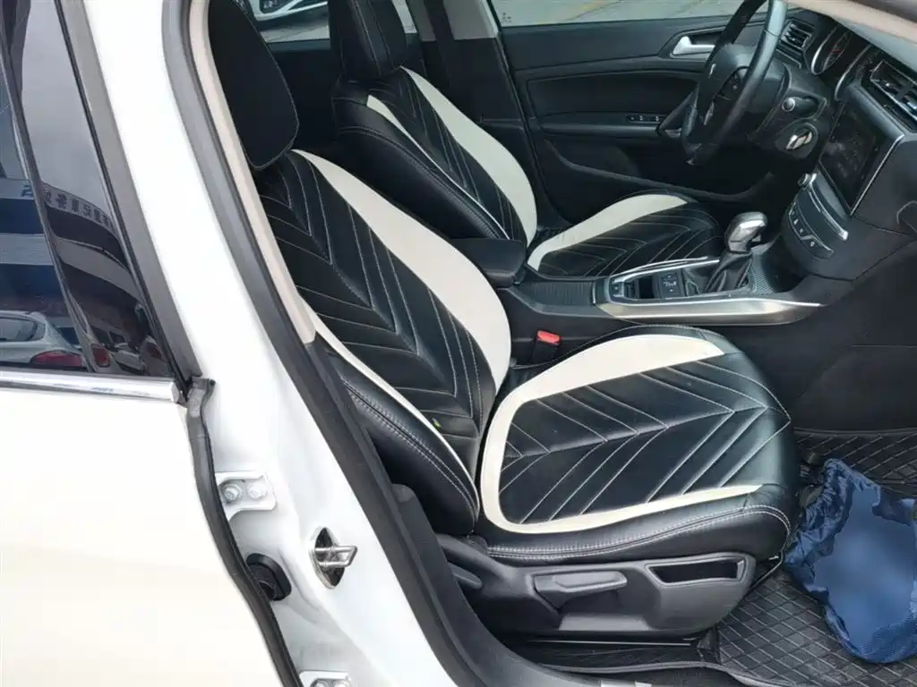 Peugeot 408 2015 Model 1.2T Automatic Luxury Edition фото 25