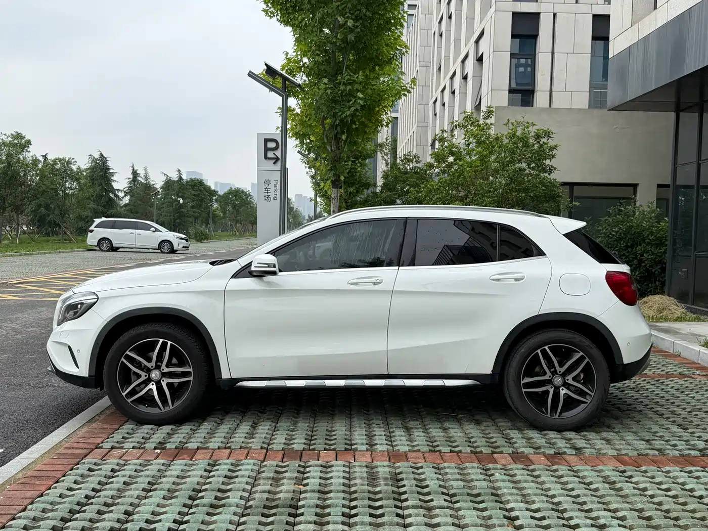 Mercedes-Benz GLA 2015 GLA 200 Fashion фото 3