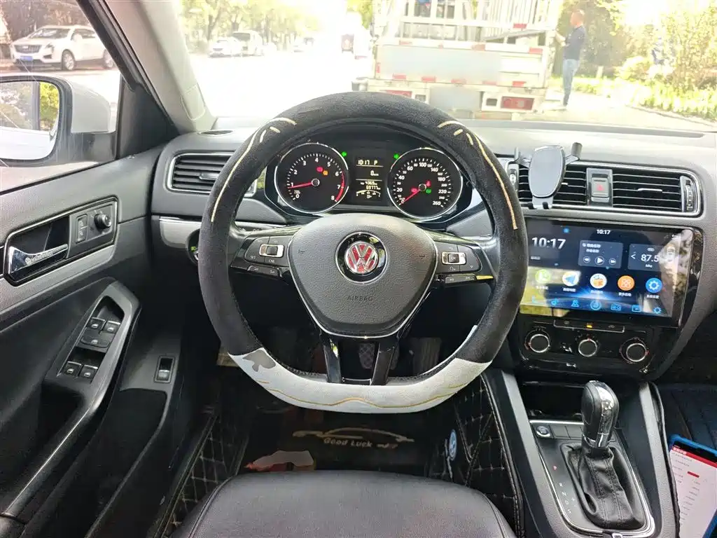 Volkswagen Sagitar 2018 1.6L Automatic Comfort фото 11