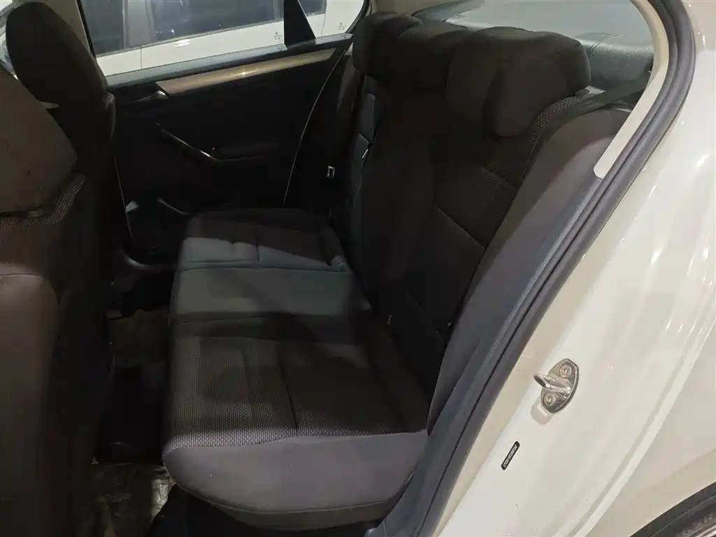 Volkswagen Bora 2018 1.5L Manual Fashion фото 17