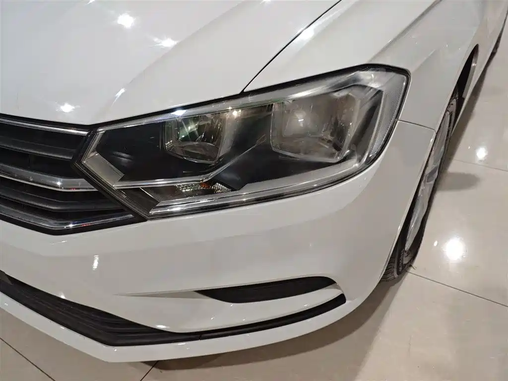 Volkswagen Bora 2018 1.5L Manual Fashion фото 24