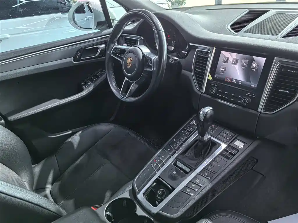 Porsche Macan 2017 Macan 2.0T фото 6