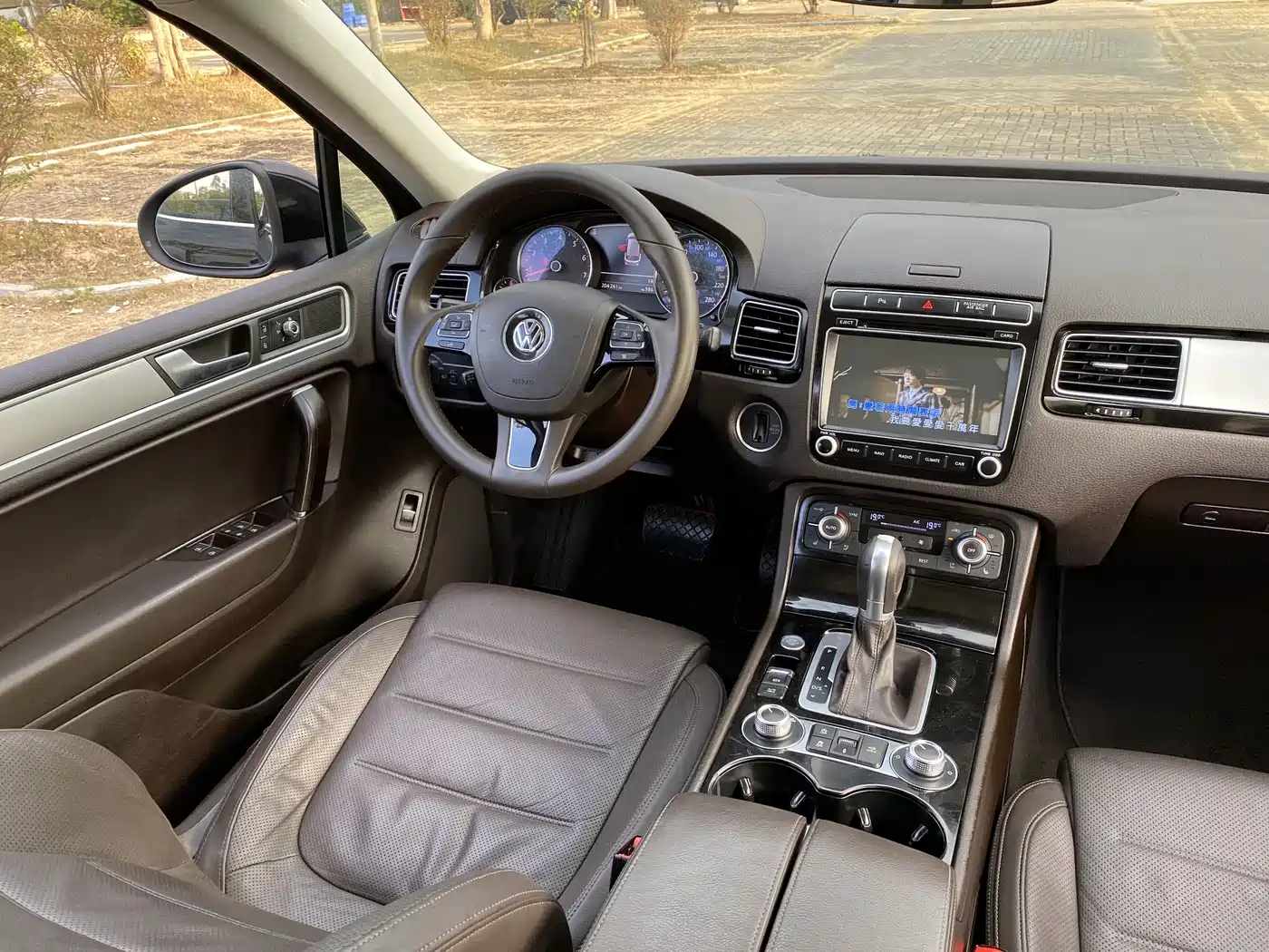 Volkswagen Touareg 2017 3.0TSI Explorer Edition фото 12