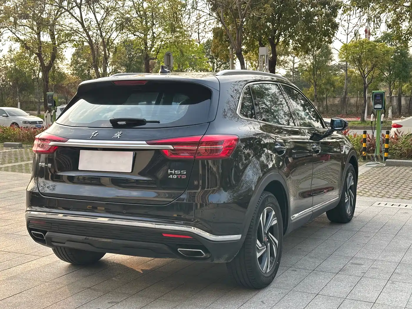 Hongqi HS5 2022 2.0T Smart Connect Premium Edition фото 45