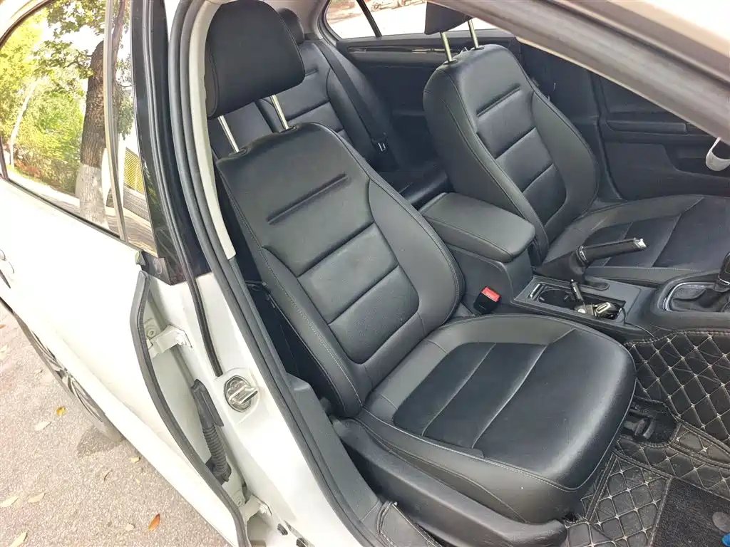Volkswagen Sagitar 2018 1.6L Automatic Comfort фото 25