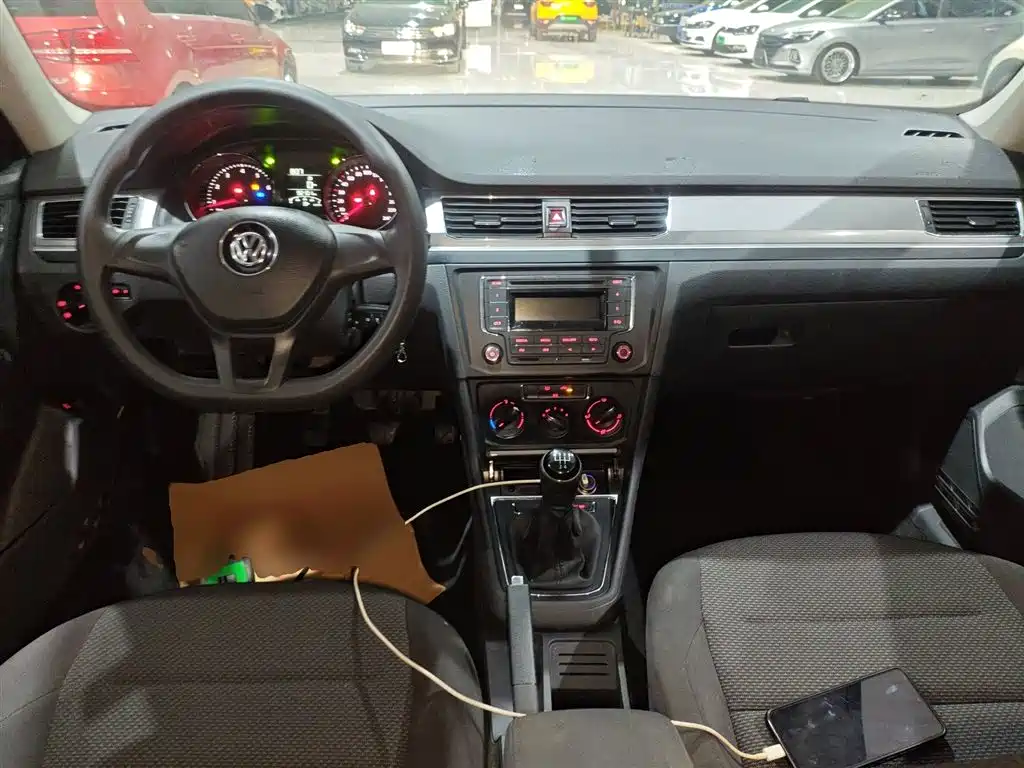 Volkswagen Bora 2018 1.5L Manual Fashion фото 10
