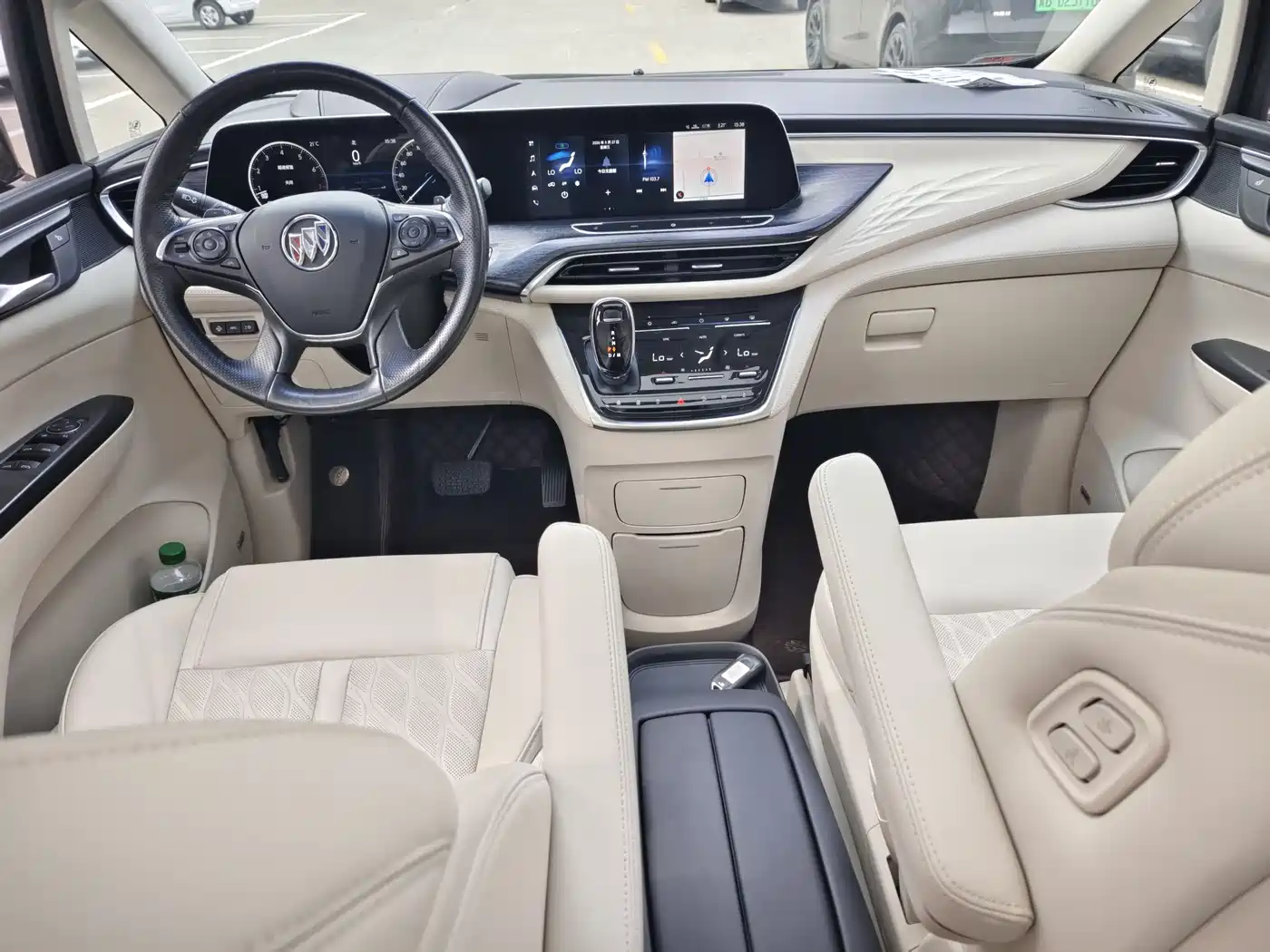 Buick GL8 2022 Avenir 7-Seater Hospitality Edition фото 16