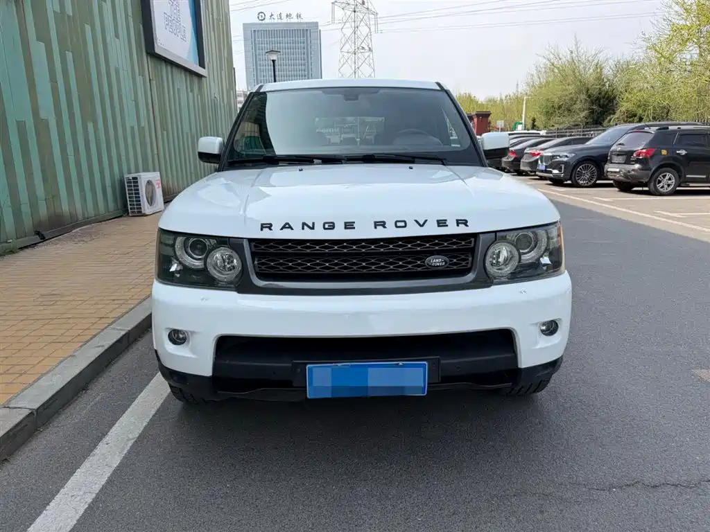 Land Rover Range Rover Sport 2011 3.0 TDV6 Diesel фото 2