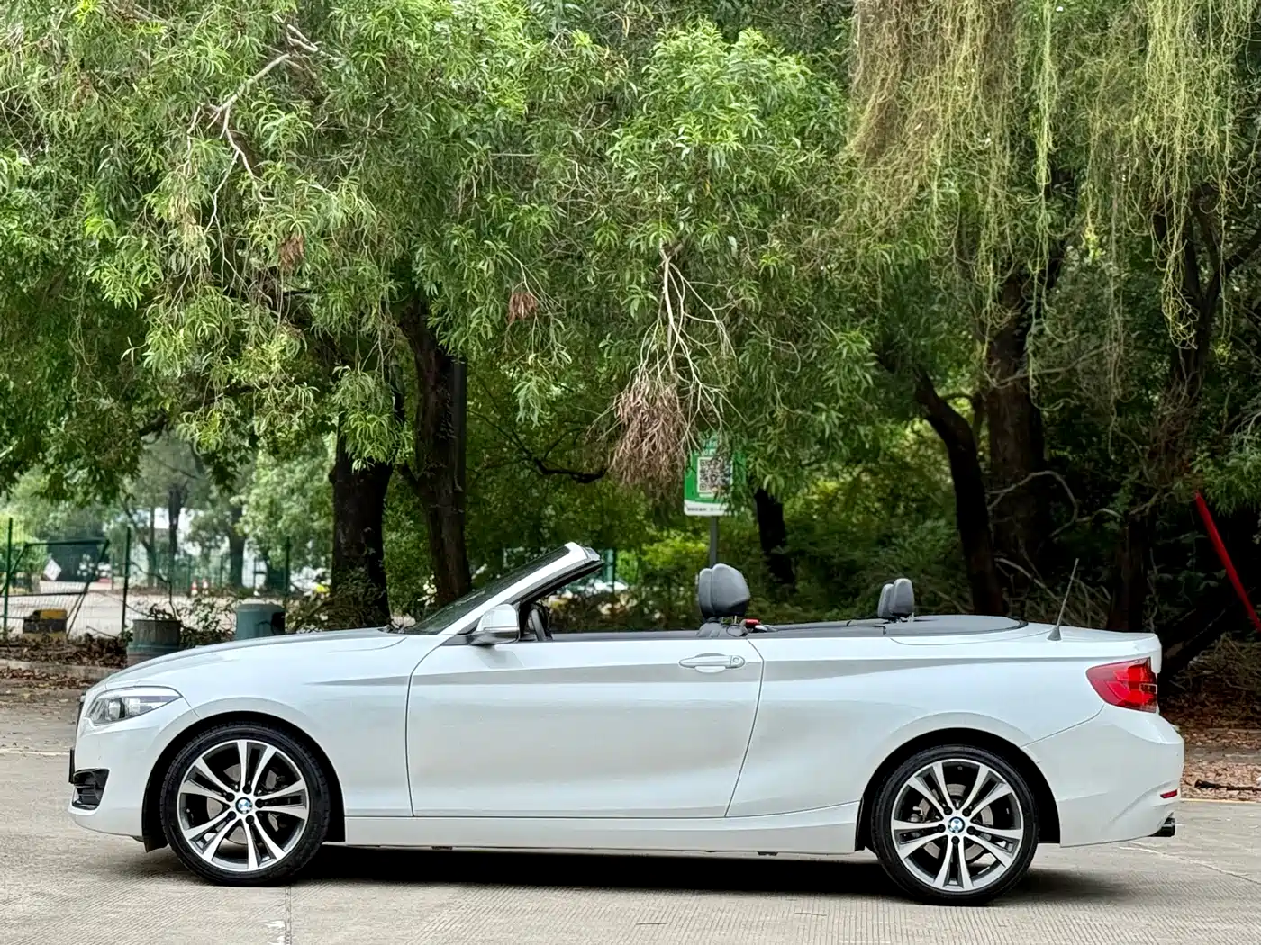 BMW 2 Series (Import) 2019 225i Convertible Coupe Sport Design Package фото 5