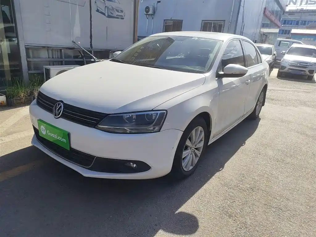 Volkswagen Sagitar 2014 Facelift 1.6L Automatic Comfort фото 2