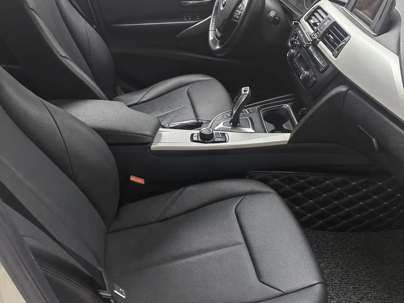 BMW 3 Series 2014 320Li Fashion фото 9