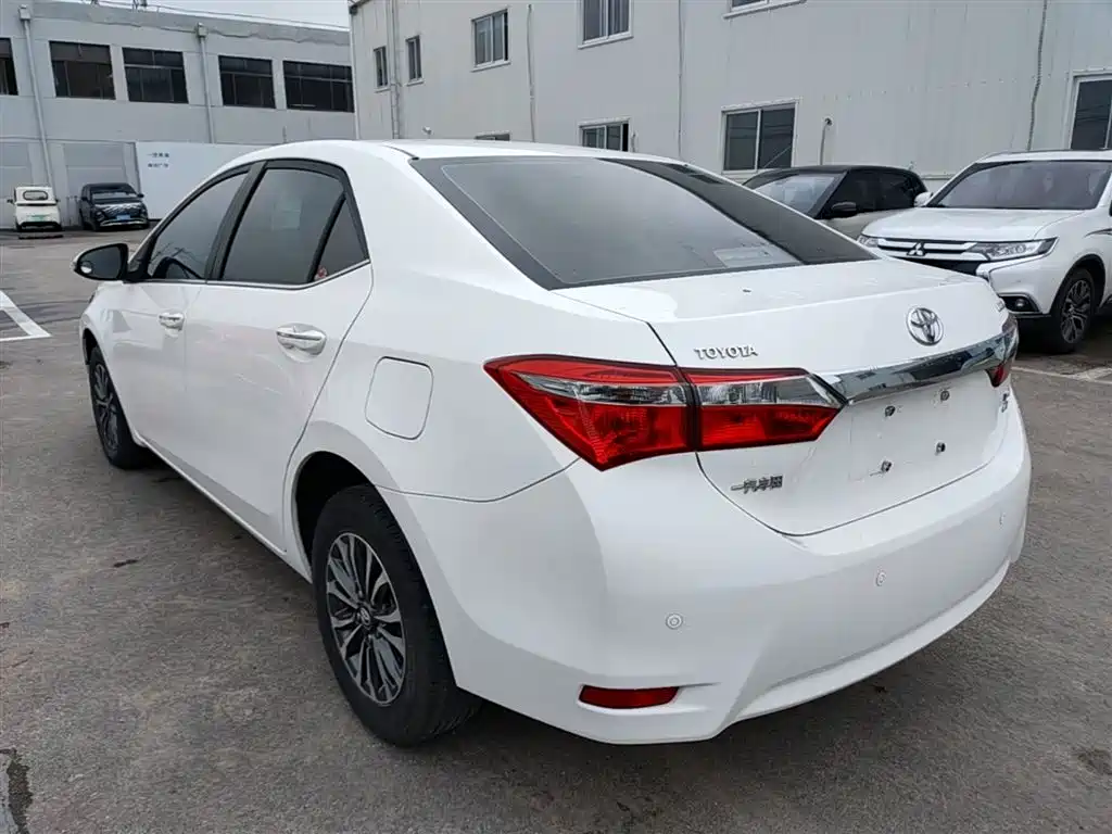 Toyota Corolla 2017 Facelift 1.2T S-CVT GL фото 5