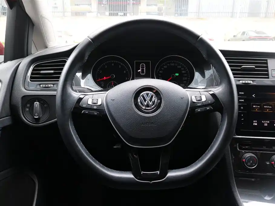 Volkswagen Golf 2020 200TSI DSG Comfort Progressive Edition фото 7