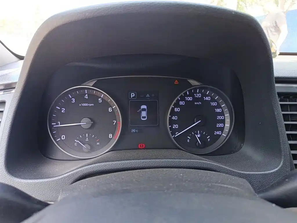 Hyundai Elantra 2016 Model 1.6L Automatic Smart Elite фото 4