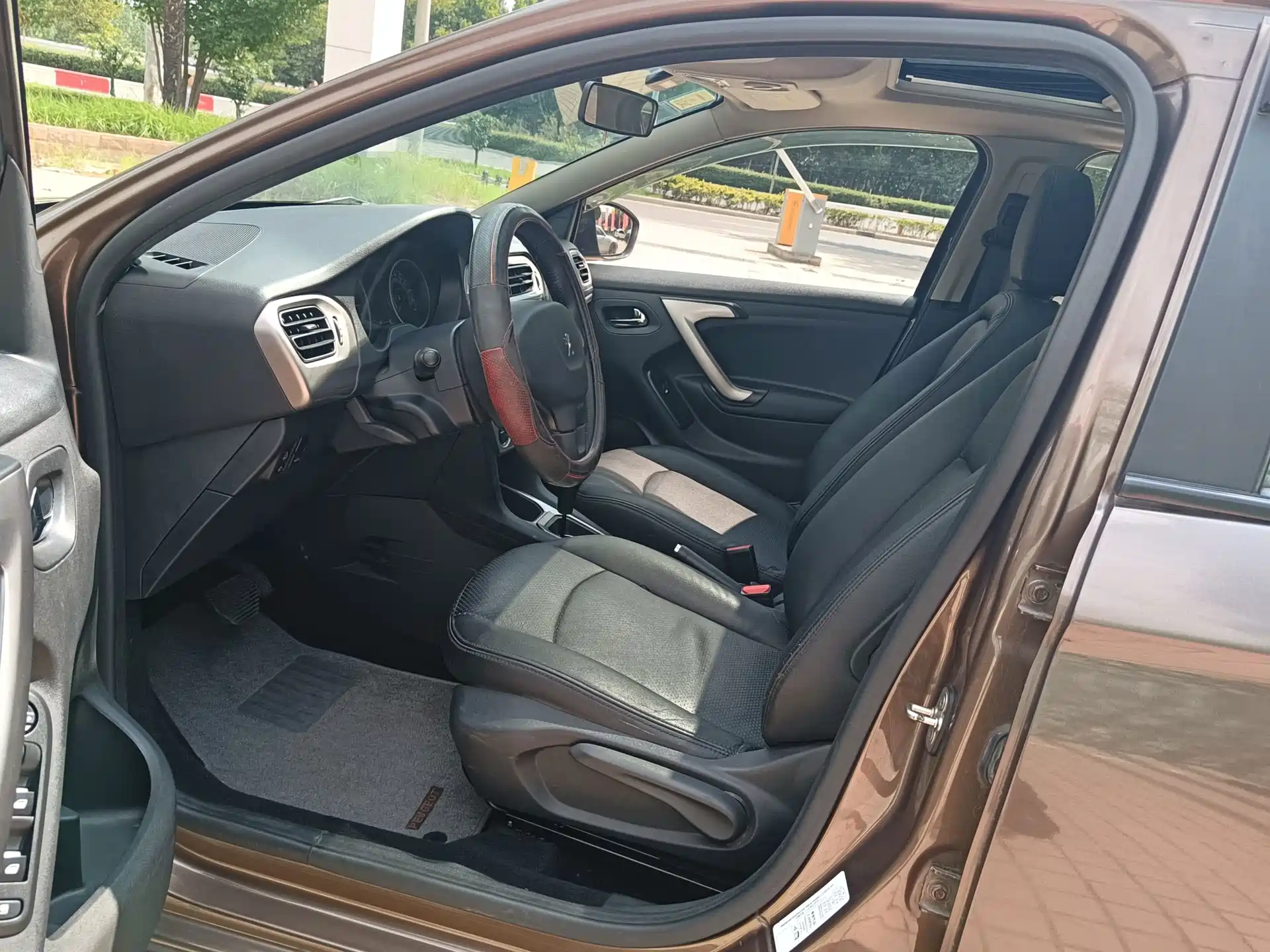 Photo 7 - Peugeot 301