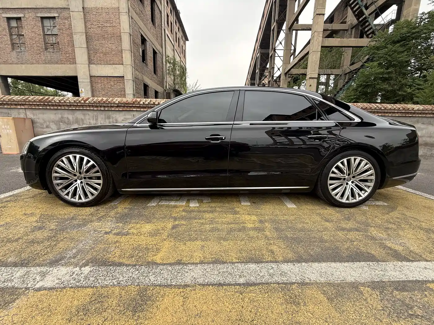 Audi A8 2014 A8L 45 TFSI quattro Exclusive фото 8