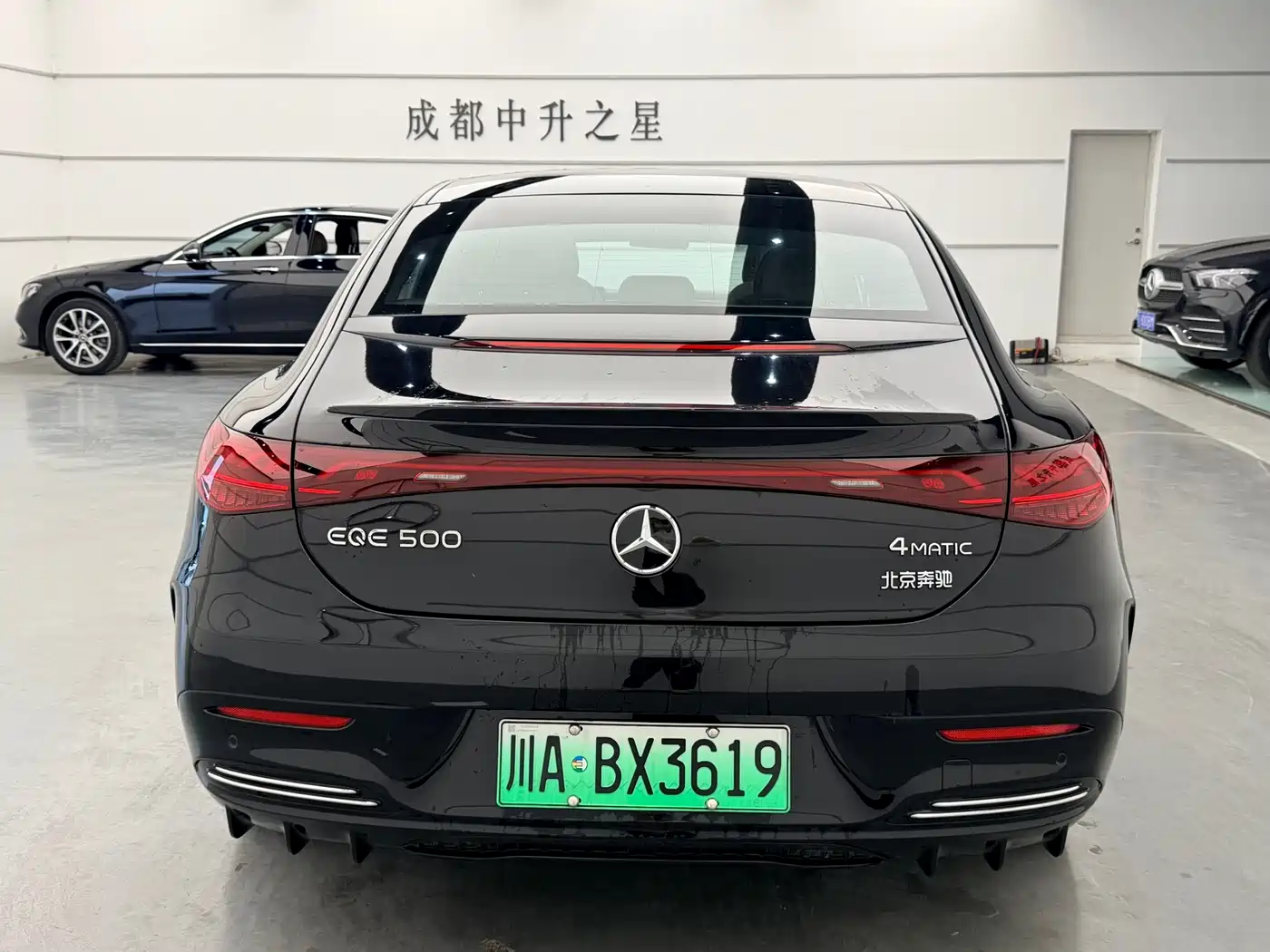 Mercedes-Benz EQE 2025 Model 500 4MATIC Luxury Edition фото 10