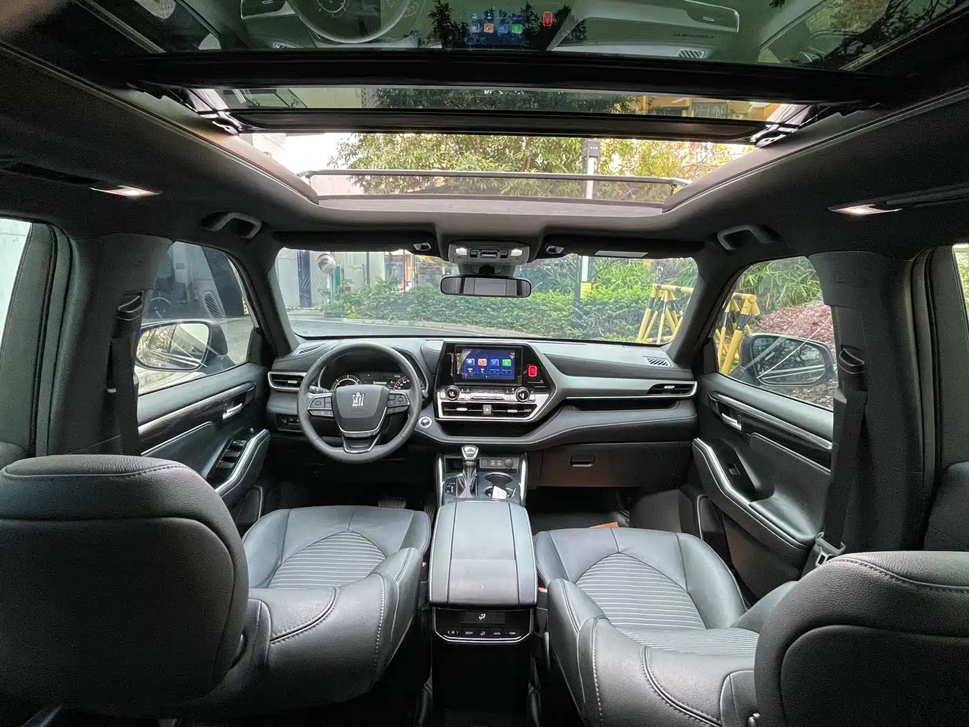 Toyota Crown Kluger 2023 2.5L HEV AWD Luxury Edition фото 13
