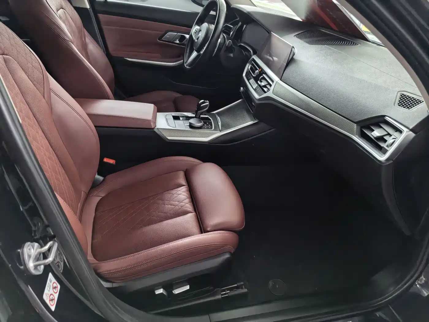 BMW 3 Series 2022 325Li M Sport Shadow Edition фото 9