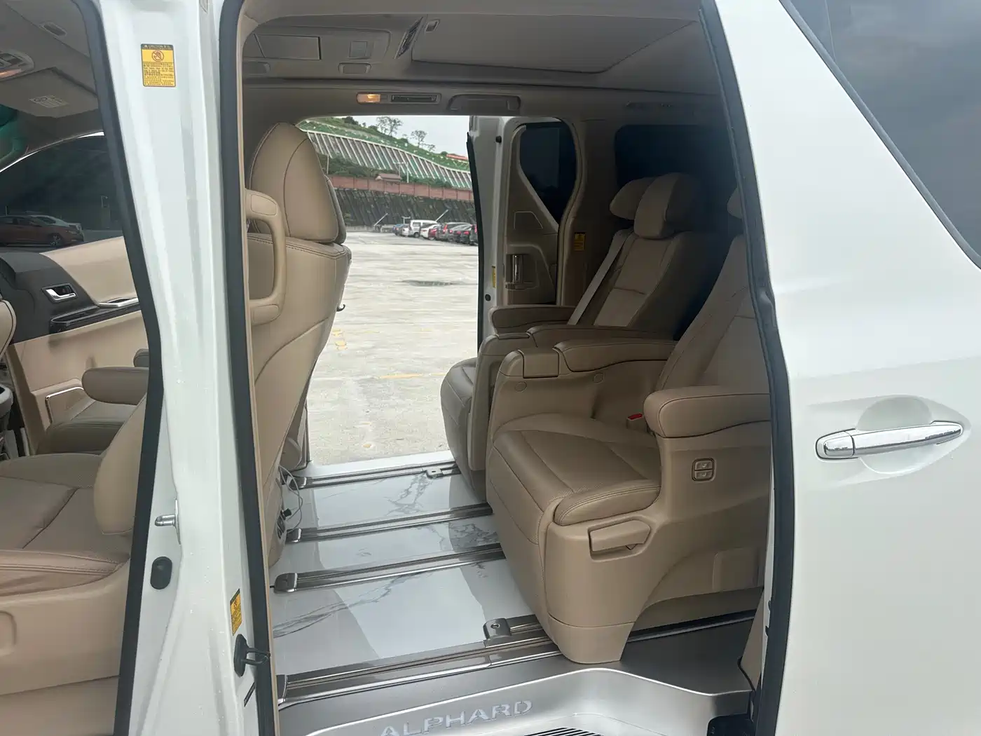 Toyota Alphard 2012 3.5L Luxury Edition фото 14