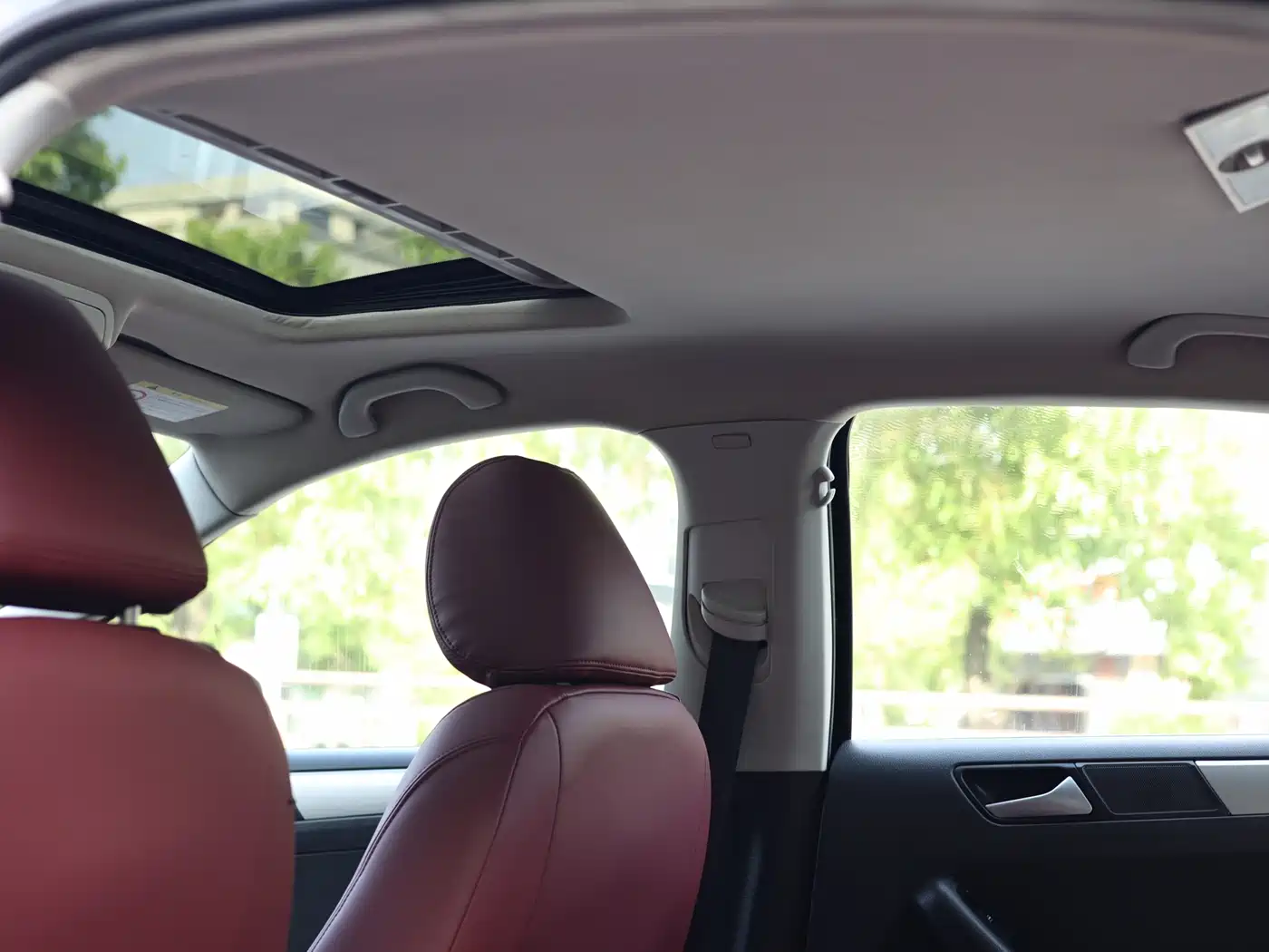 Volkswagen Sagitar 2014 Facelift 1.6L Automatic Comfort фото 31