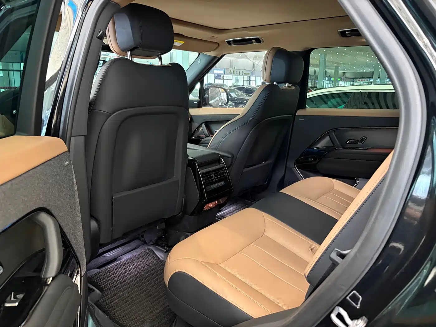 Land Rover Range Rover Sport 2023 400PS Dynamic SE фото 7