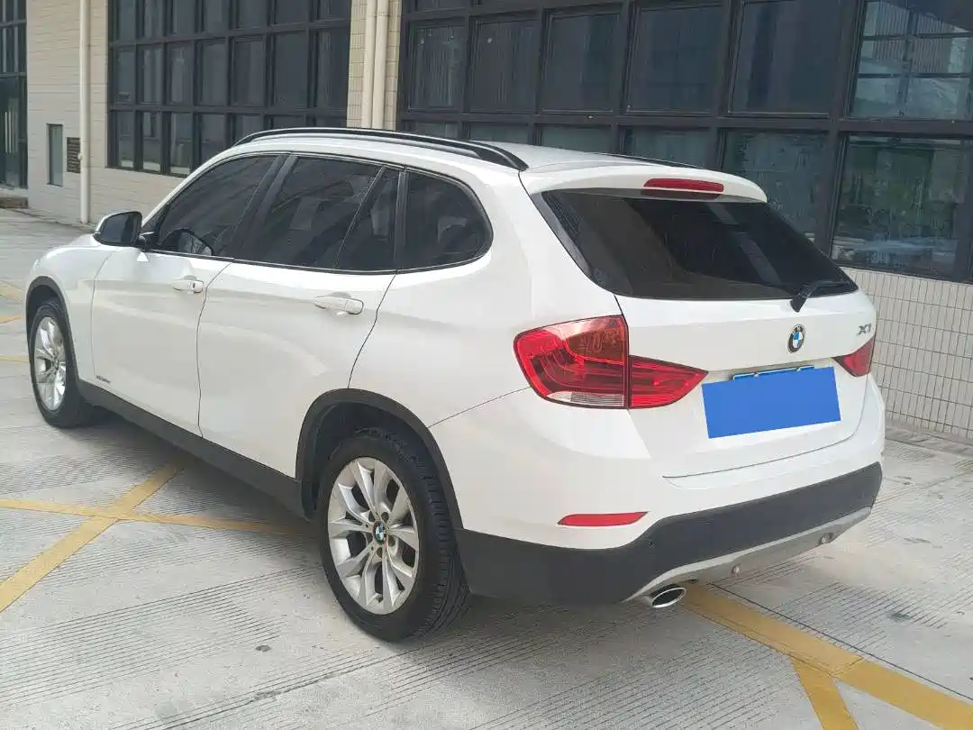 BMW X1 2013 sDrive18i Fashion фото 4
