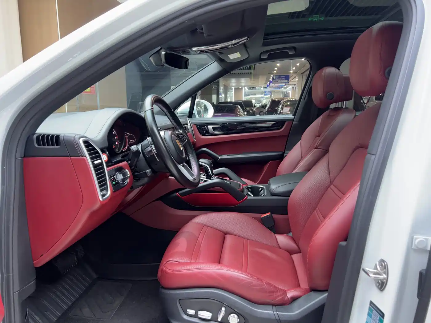 Porsche Cayenne New Energy 2019 Cayenne E-Hybrid 2.0T фото 8
