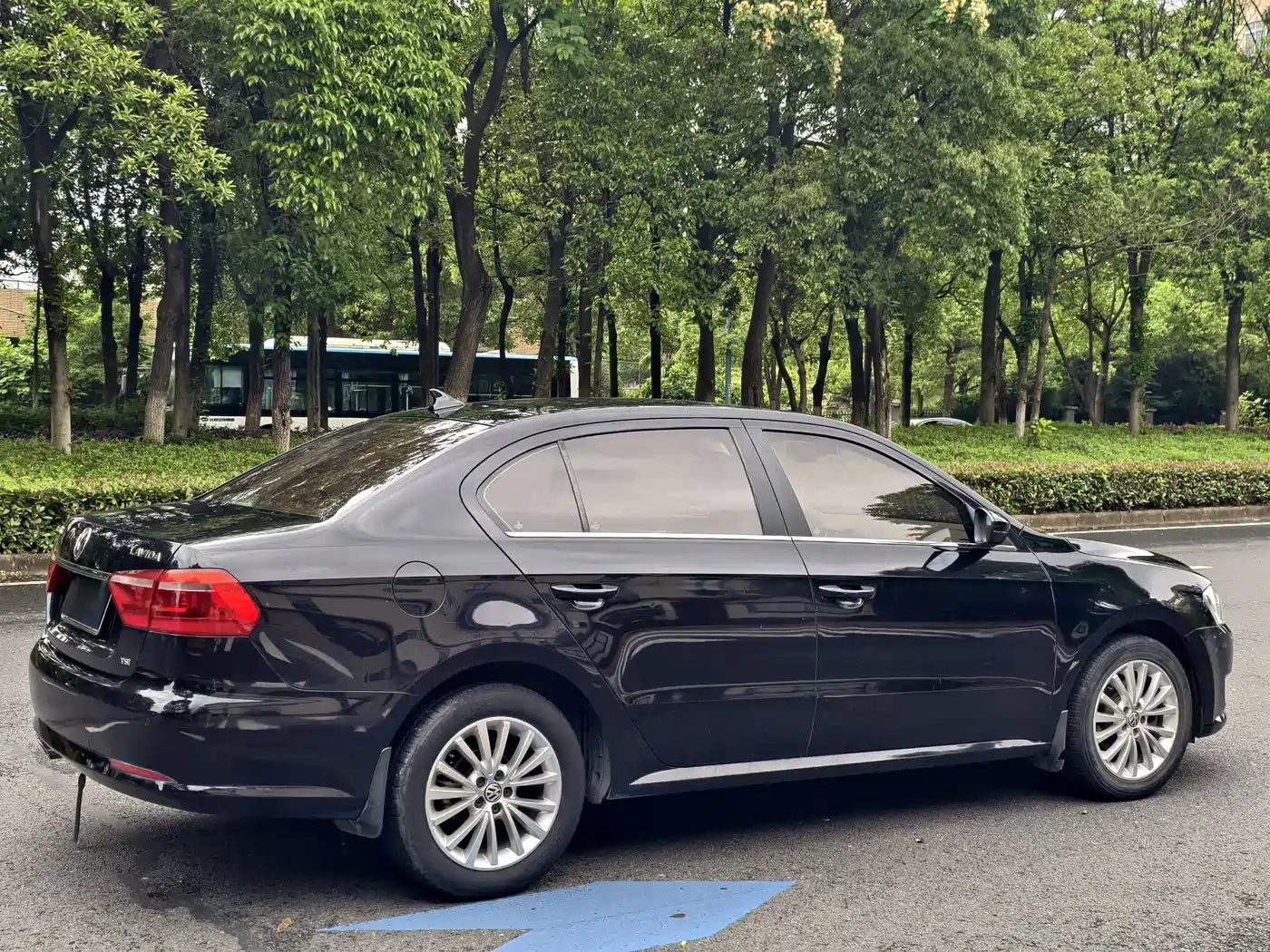 Volkswagen Lavida 2013 Model 1.4TSI DSG Luxury фото 7