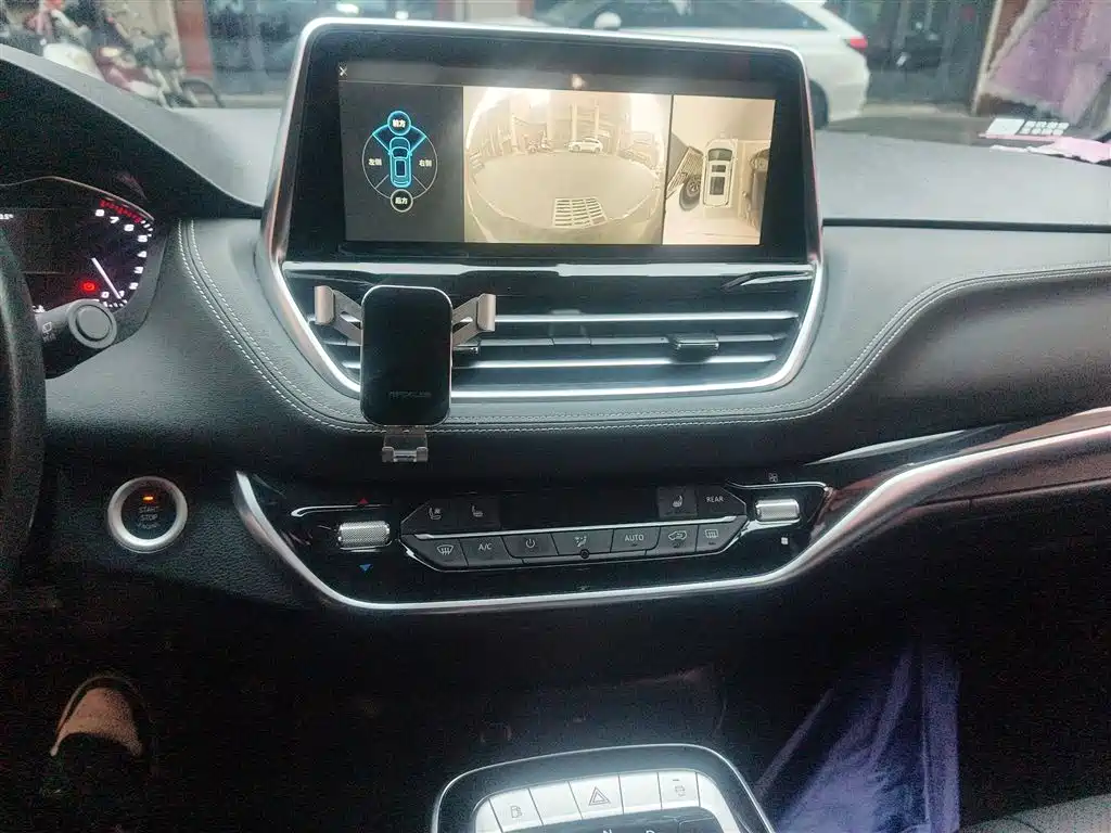 SAIC Maxus Maxus G20 2021 PLUS 2.0T Gasoline Automatic Elegance Edition фото 6