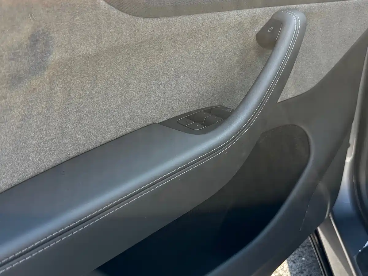 صورة 8 - Tesla Model Y