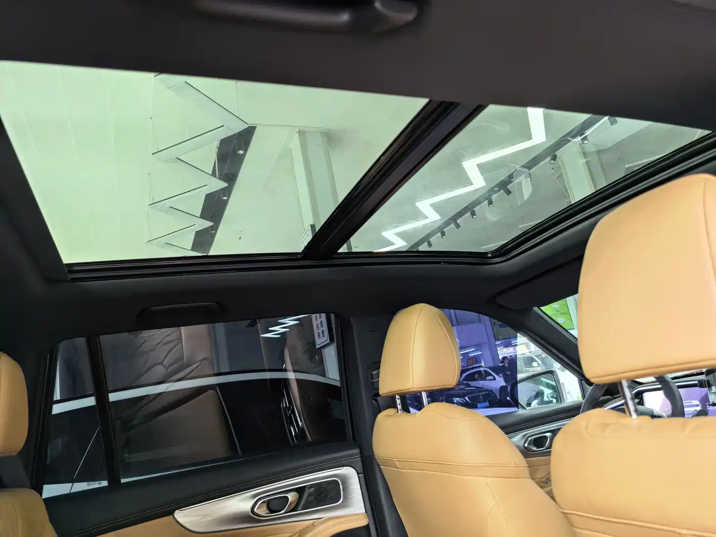 GAC Trumpchi Trumpchi GS8 2025 Pilot Series 2.0TGDI 2WD Luxury Edition 5-seater фото 12