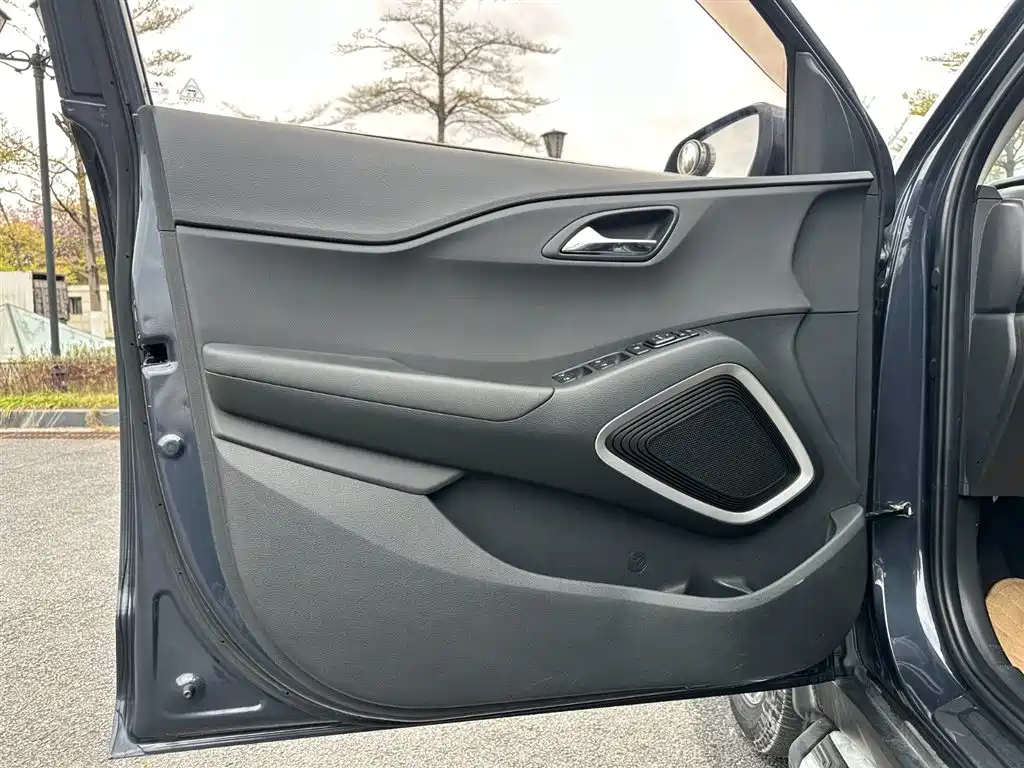 Hyundai Beijing Hyundai ix35 2018 2.0L Automatic 2WD Zhiyong·Enjoyment Edition фото 4