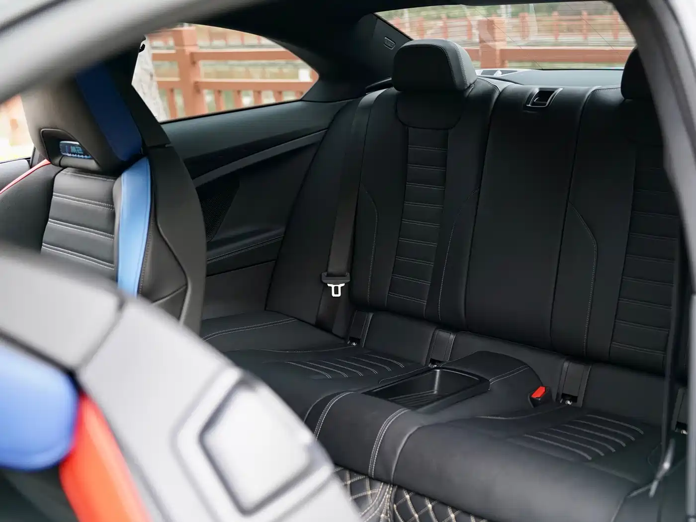 BMW M2 2024 M2 фото 12