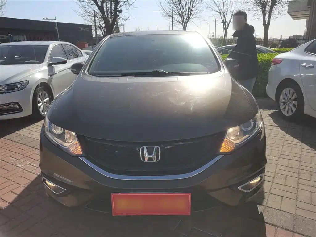 Honda Jade 2016 2016 1.8L Automatic Comfort Elite Version 5-seater