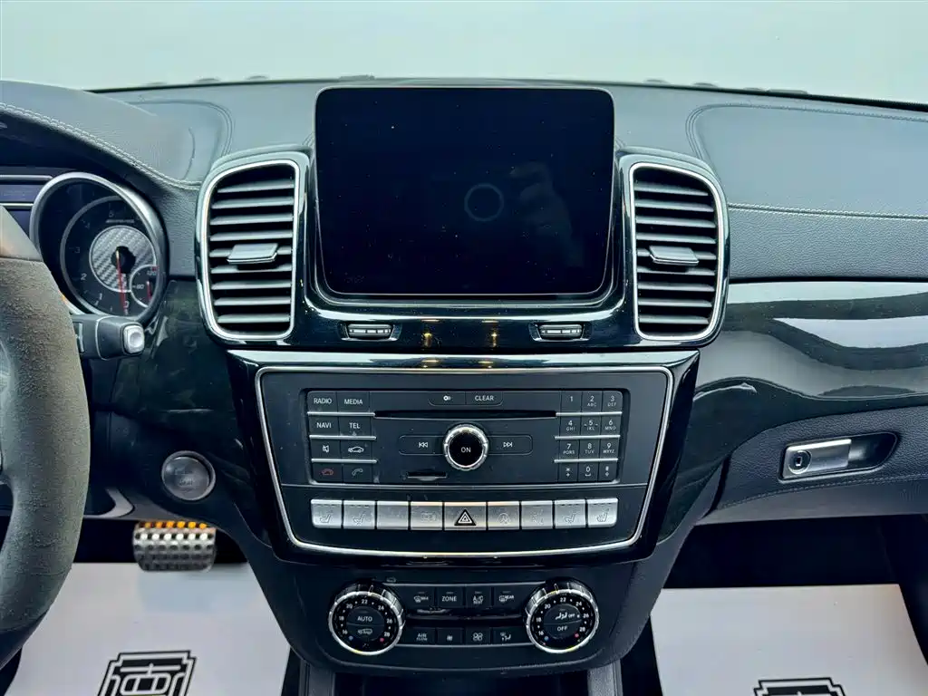 Mercedes-Benz GLS AMG 2016 AMG GLS 63 4MATIC фото 14