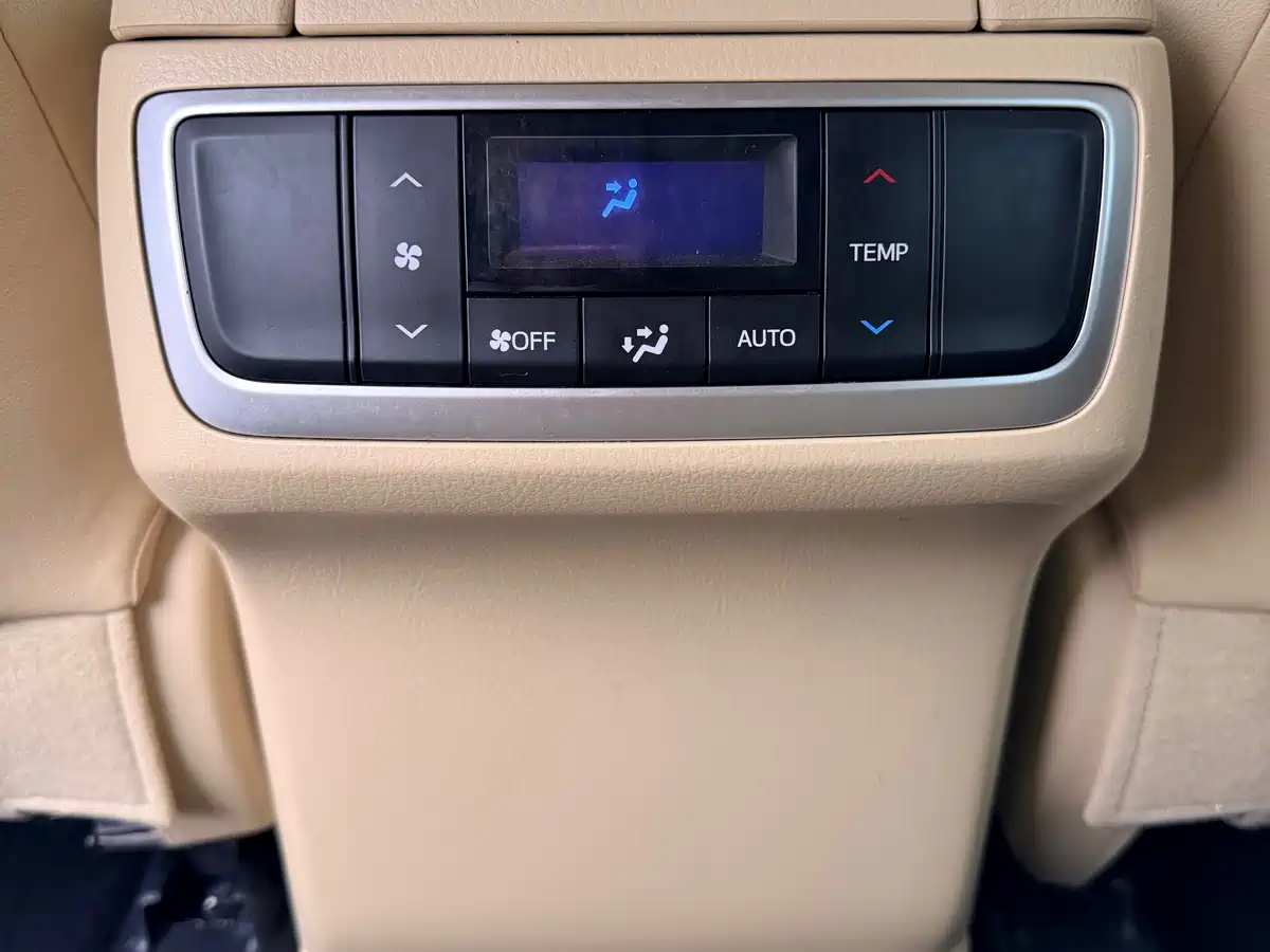 Toyota Highlander 2015 2.0T AWD Luxury Edition 7-seater фото 11