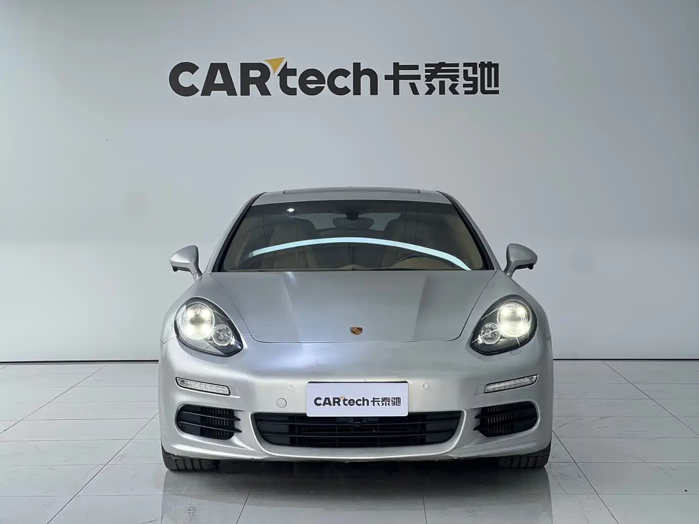 Porsche Panamera 2014 Panamera 4 3.0T фото 3