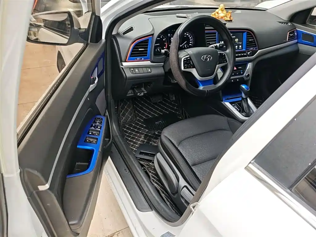 Hyundai Elantra 2016 Model 1.6L Automatic Smart Elite фото 16