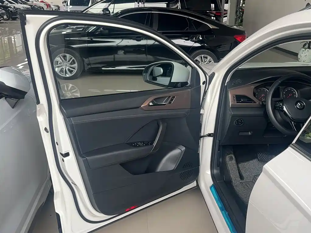 Volkswagen Tharu 2020 280TSI 2WD Luxury Edition China VI фото 4