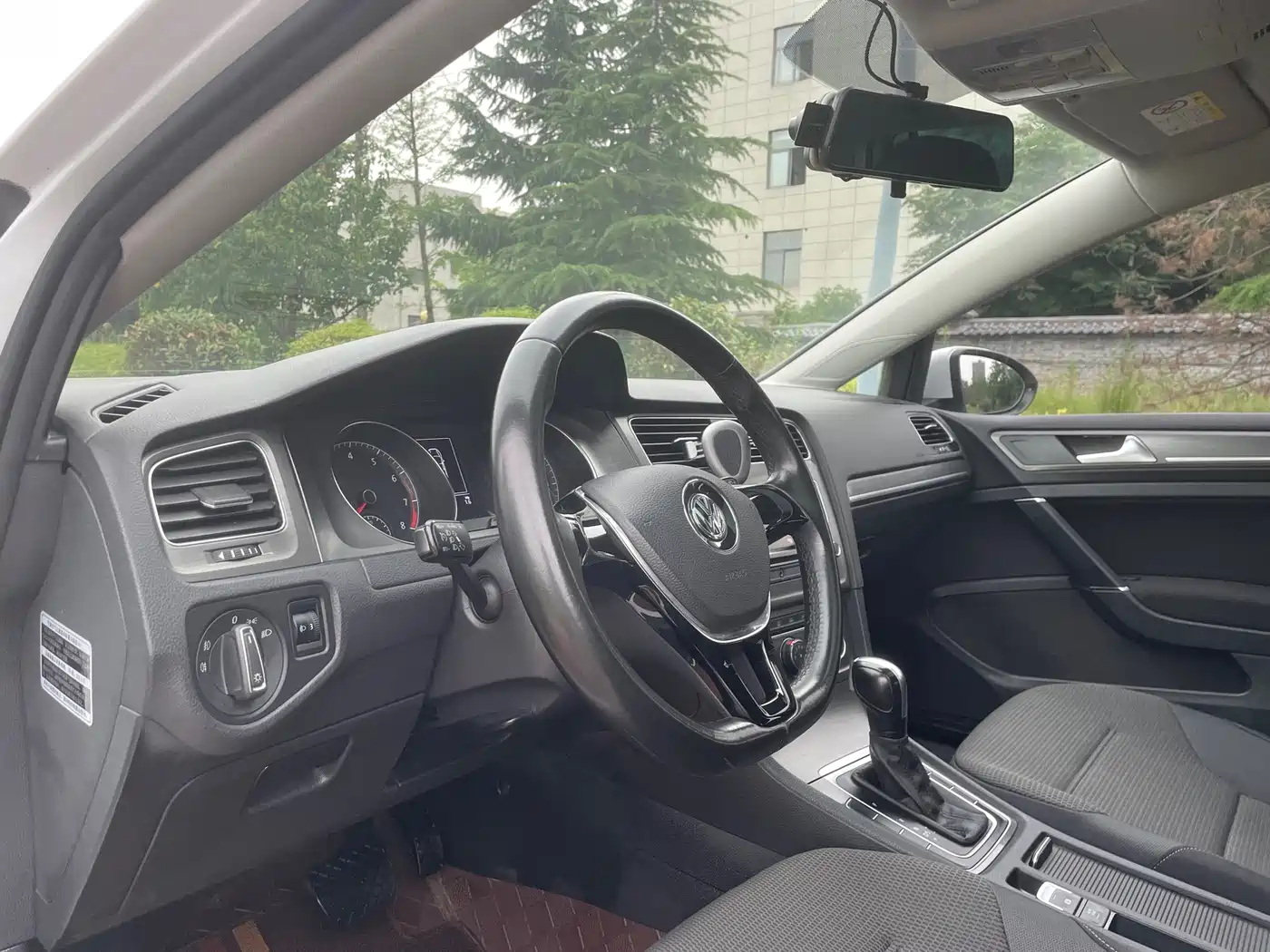 Volkswagen Golf 2016 1.6L Automatic Comfort фото 5